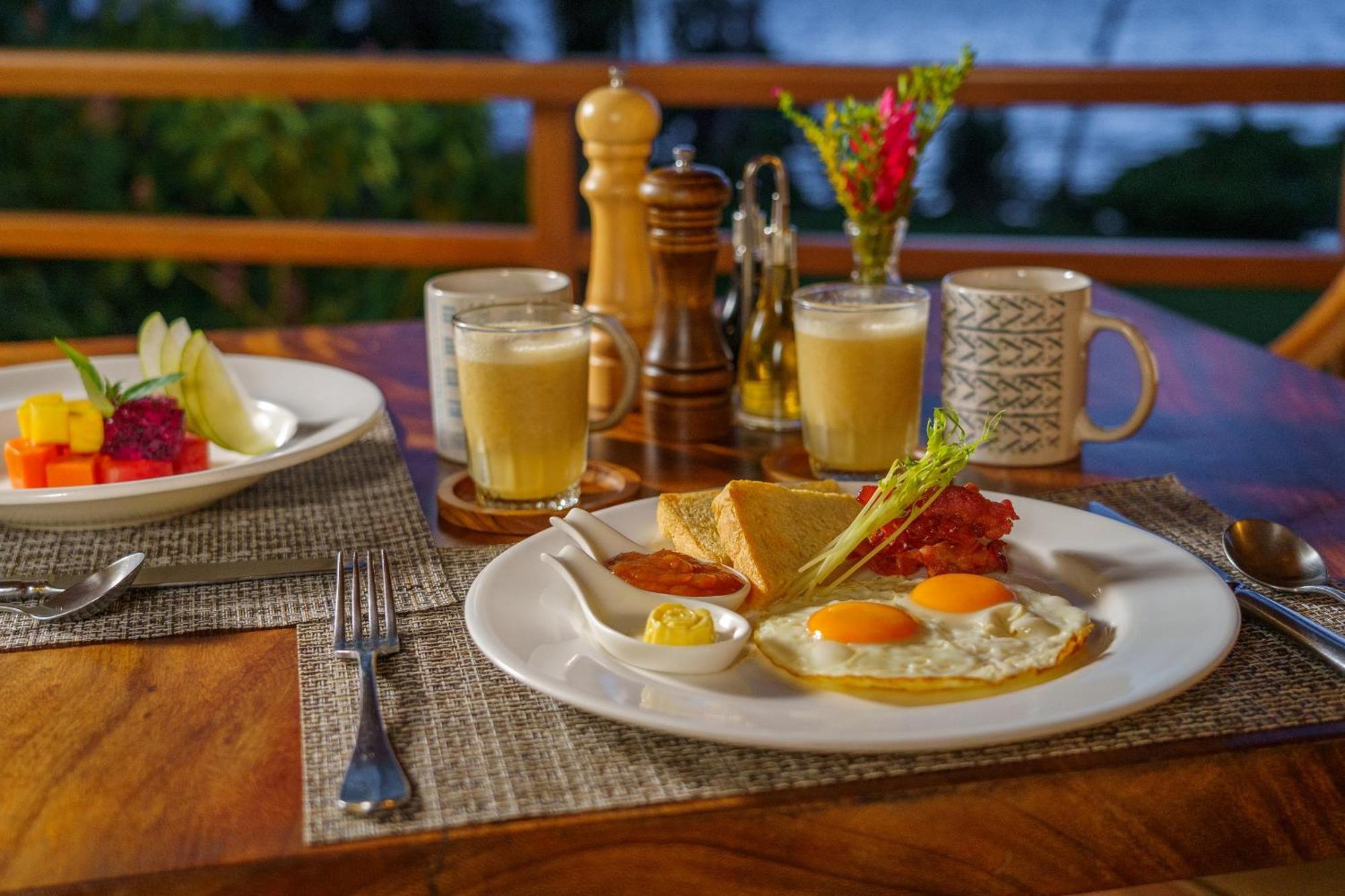 Playa Cativo Lodge Esquinas ภายนอก รูปภาพ